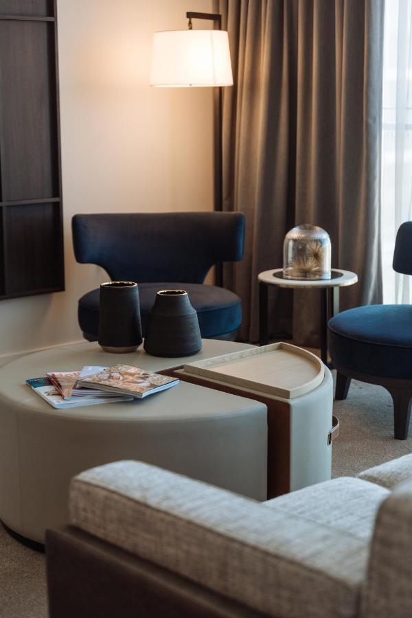 One Global Resorts Green Square Sydney Ngoại thất bức ảnh A coffee table
